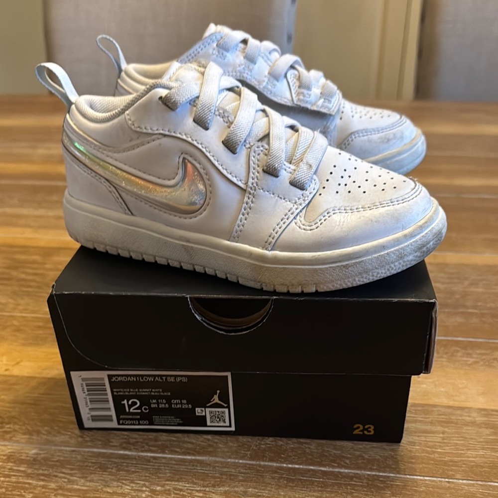 Jordan 1 kids shoes
